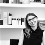 Sarei lieta di offrire un supporto a chi ha necessità di destreggiarsi con il diritto!